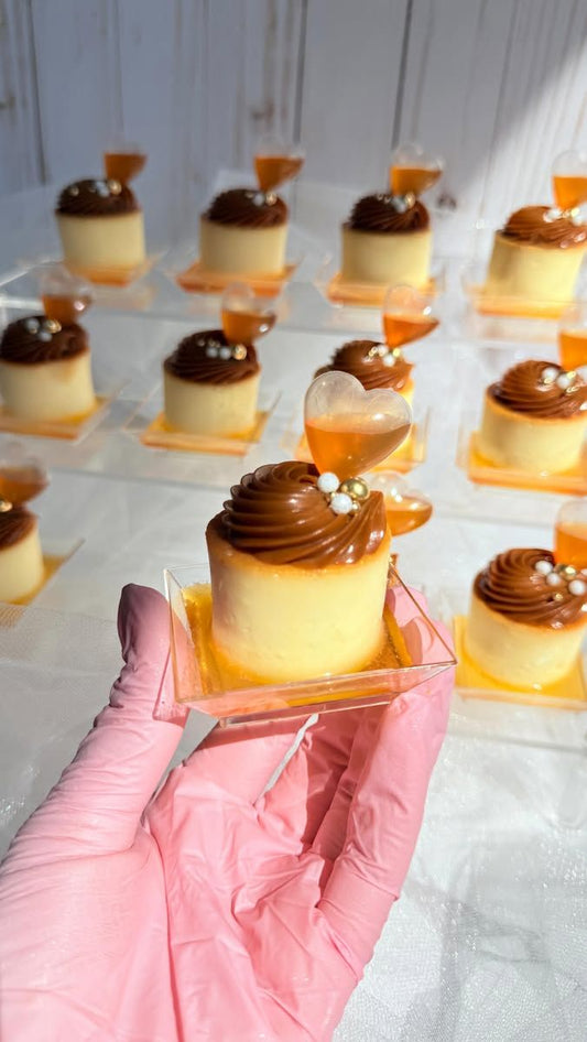 MINI PLATOS CUADRADOS PARA POSTRES 50 UNIDADES